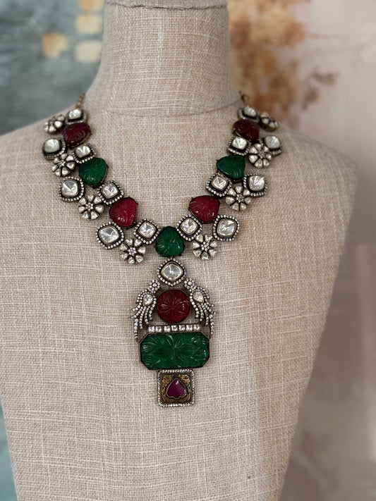 qurbat Necklace Set