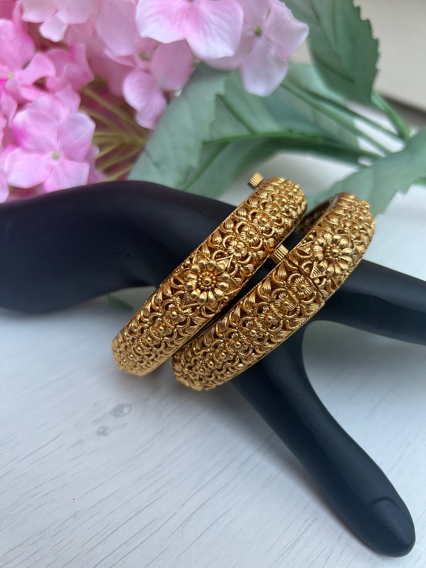 Kaveri Golden Openable kaddas