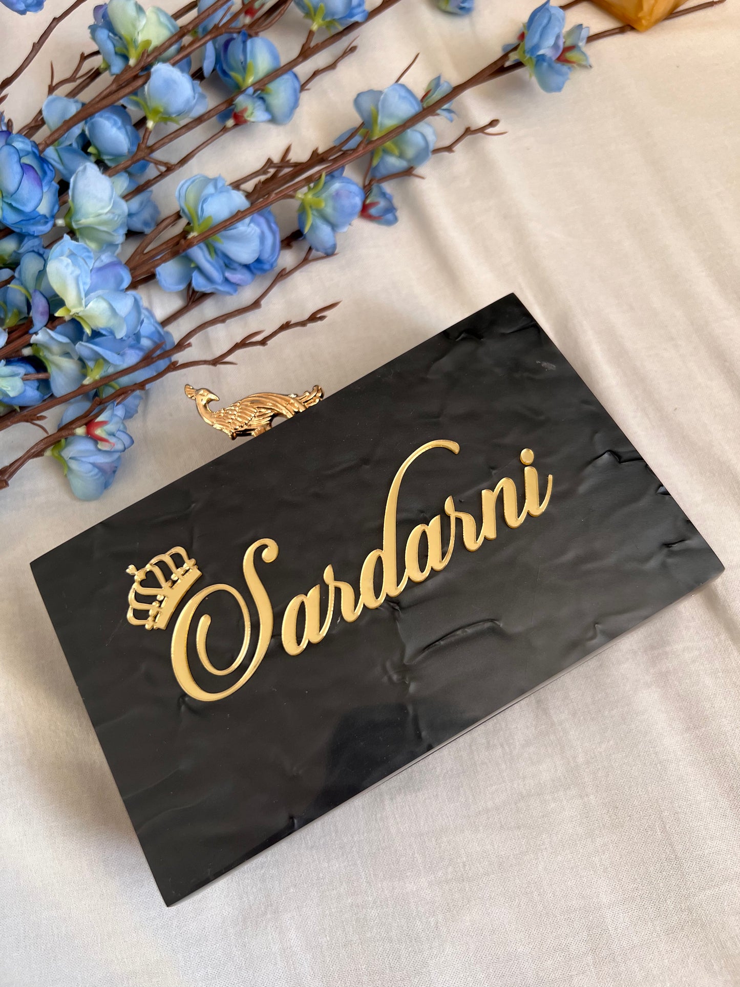 Sardarni Name clutch