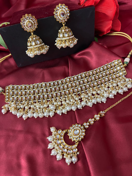 Maya Kundan choker Set