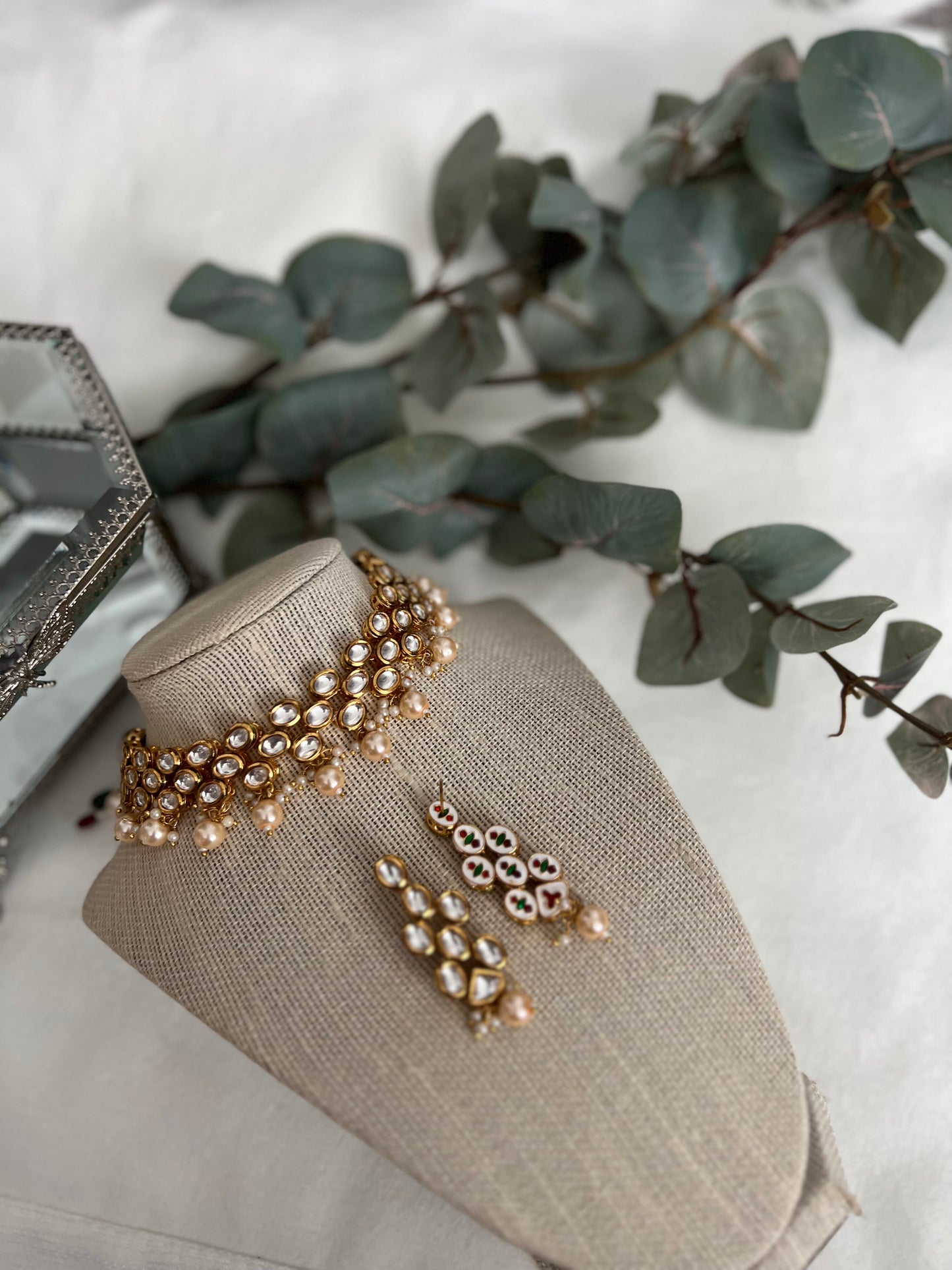 Kundan necklace and earrings
