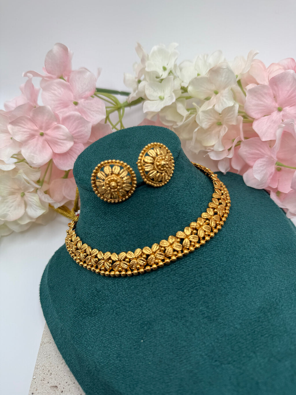 Niyati Traditional Necklace Set