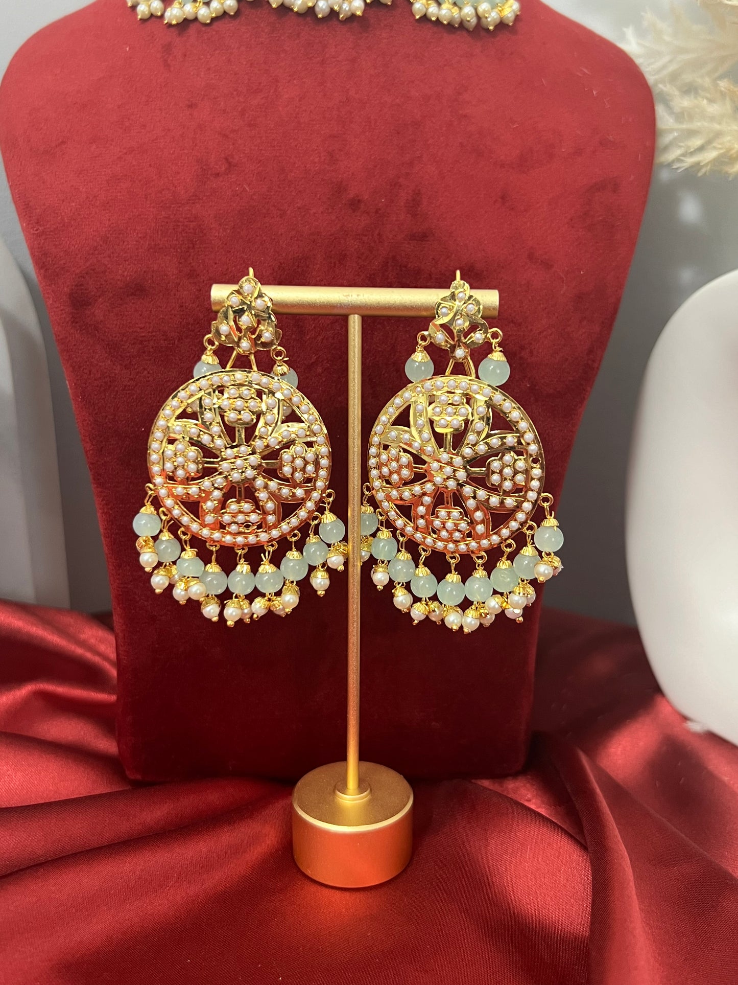 Moni jadau choker with earrings and Tikka