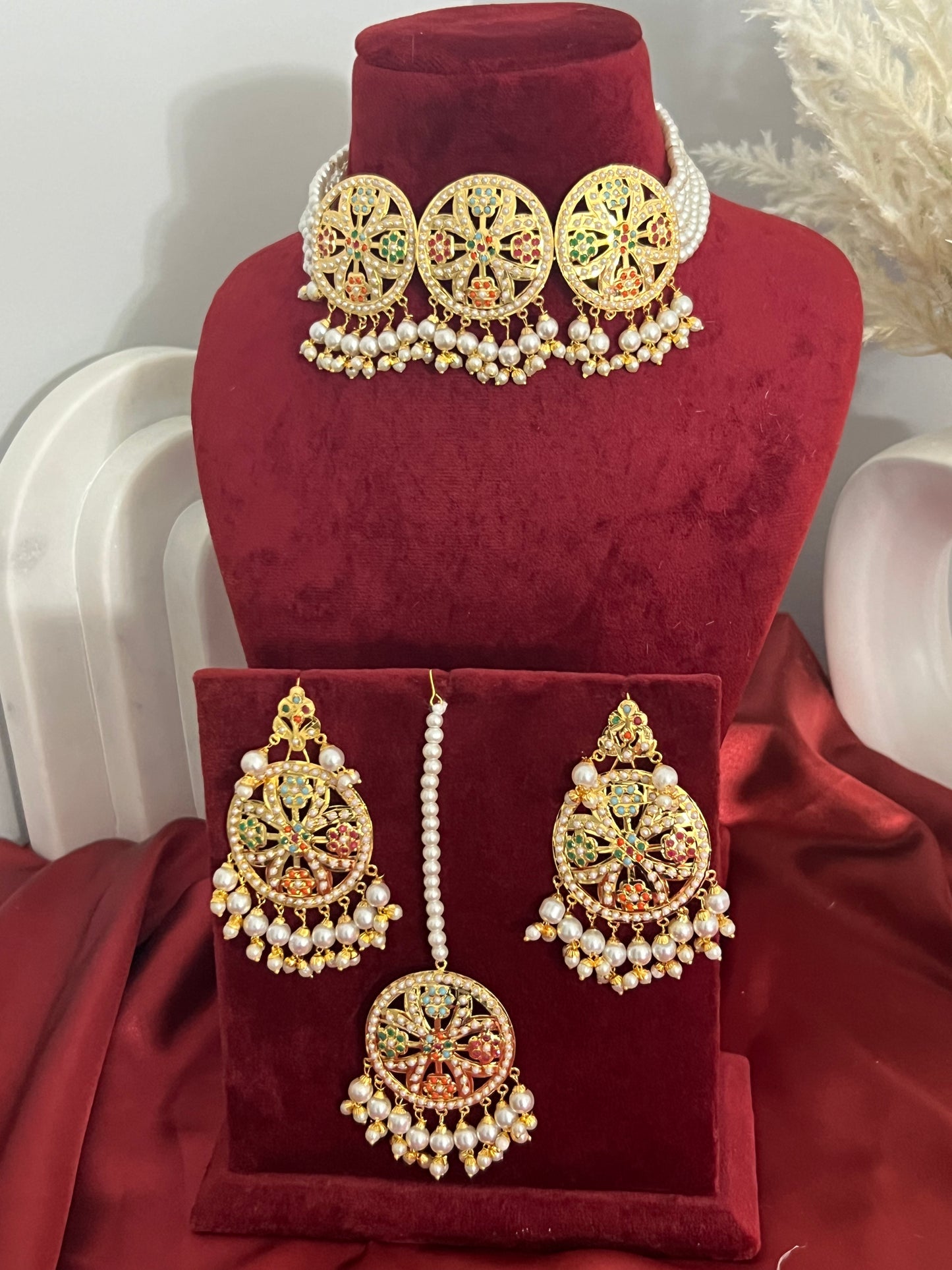 Moni jadau choker with earrings and Tikka