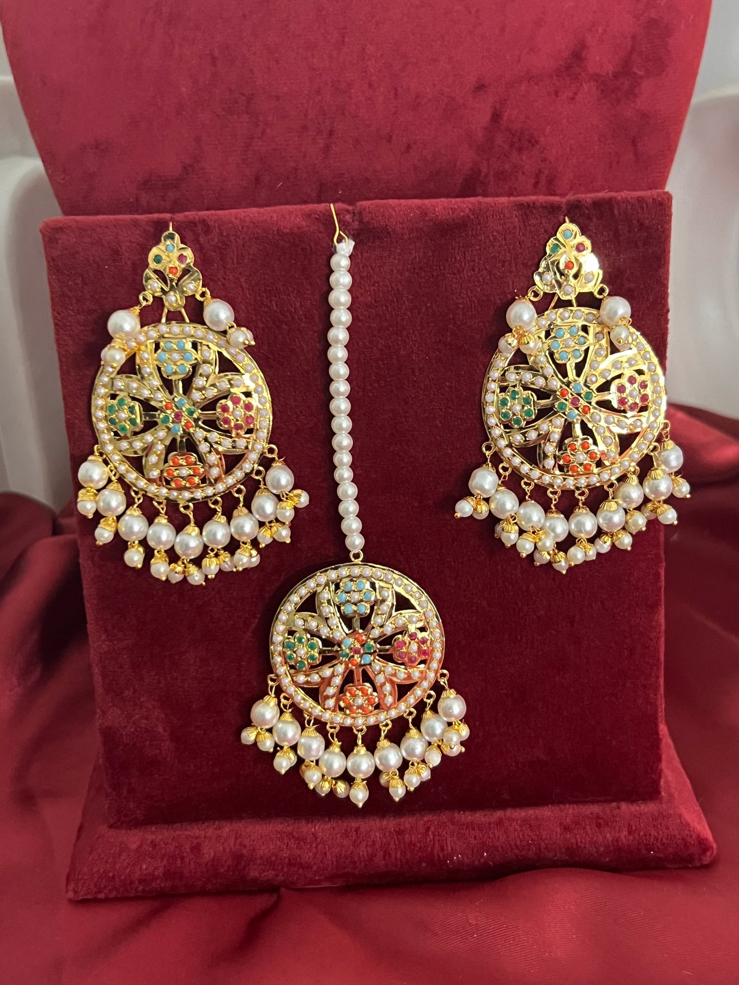 Moni jadau choker with earrings and Tikka