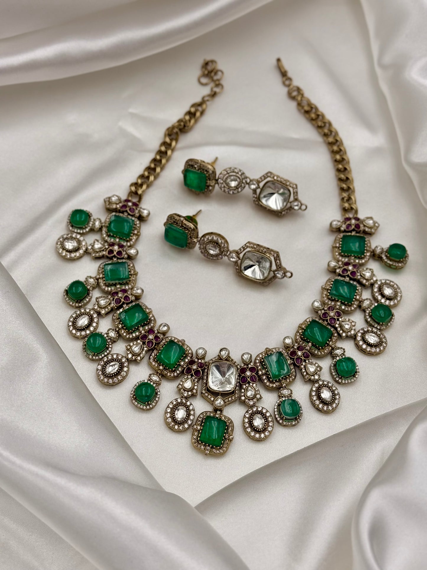Parwaaz Necklace Set