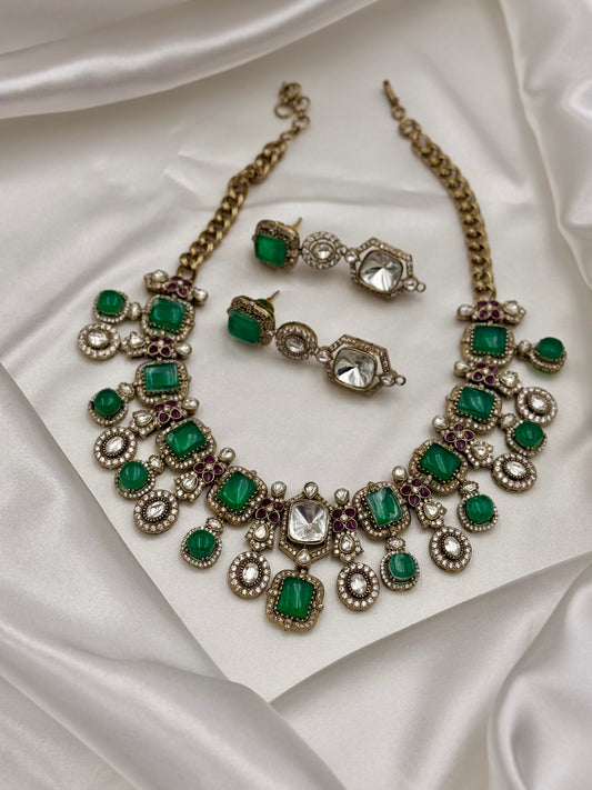 Parwaaz Necklace Set