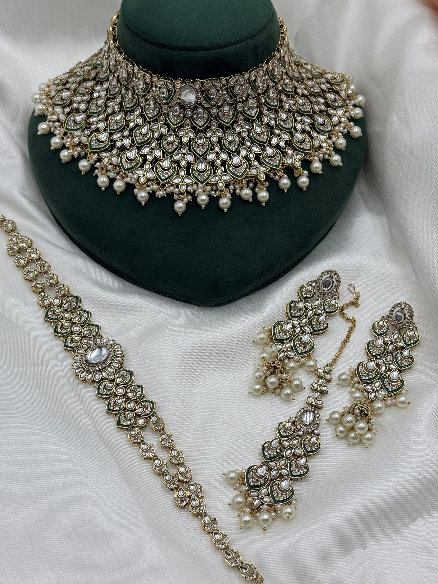 Zarin Necklace Set