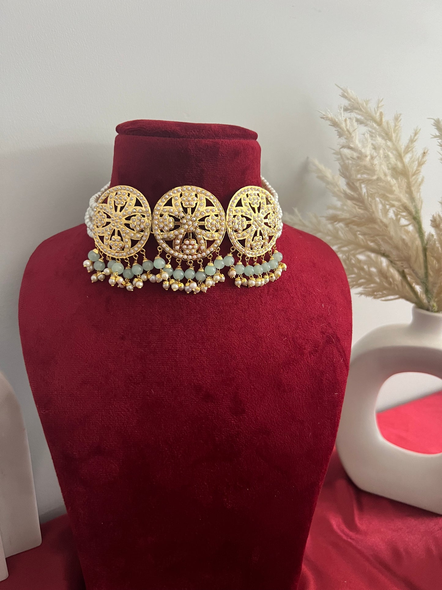 Moni jadau choker with earrings and Tikka