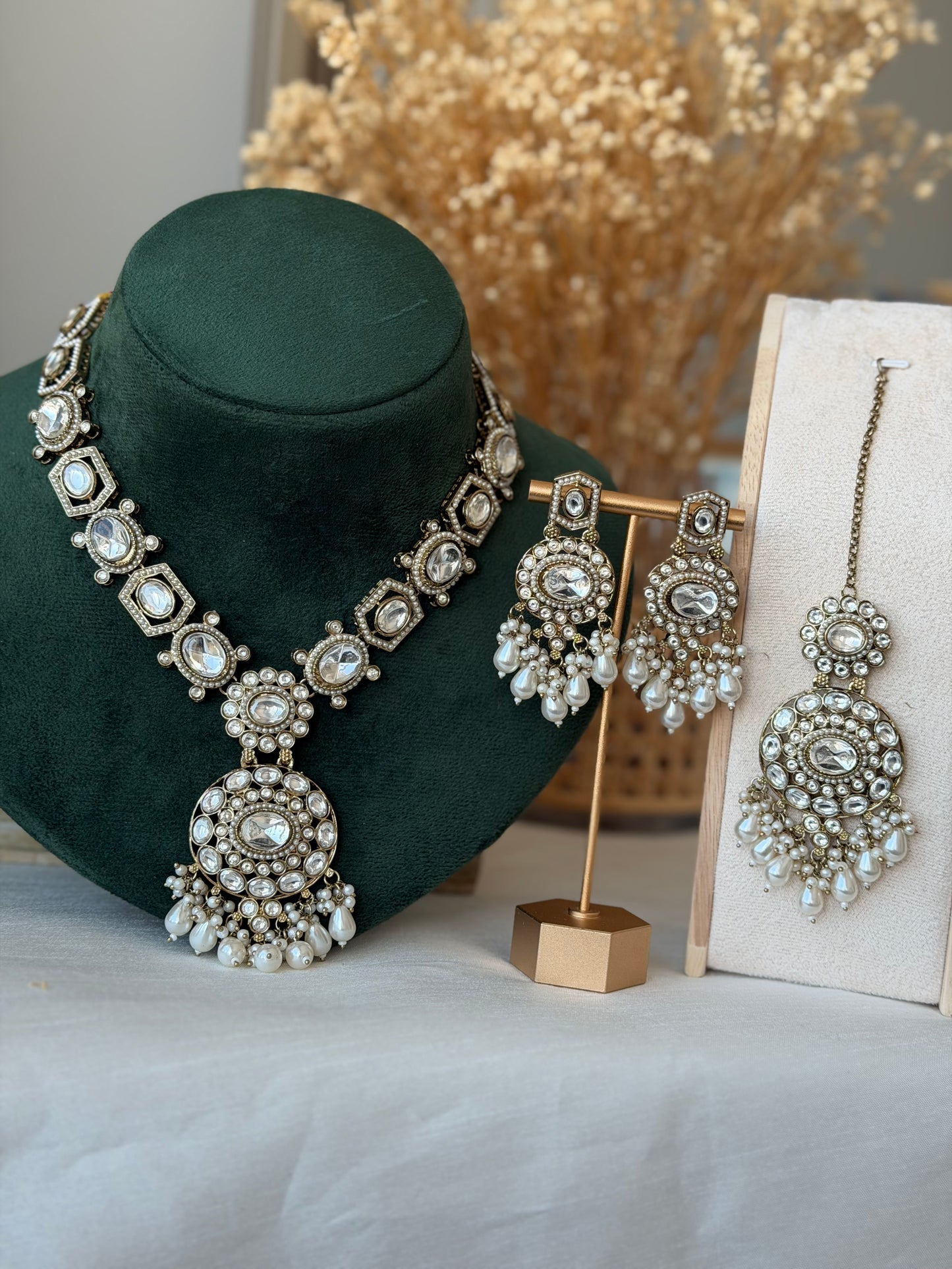 Kanika Necklace Set