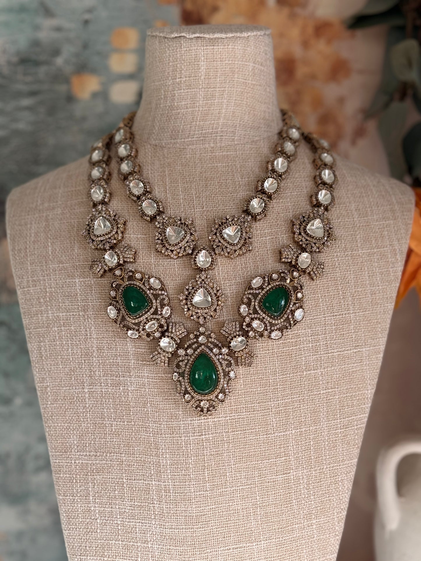 Zahan Necklace Set