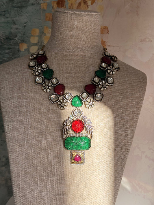 qurbat Necklace Set