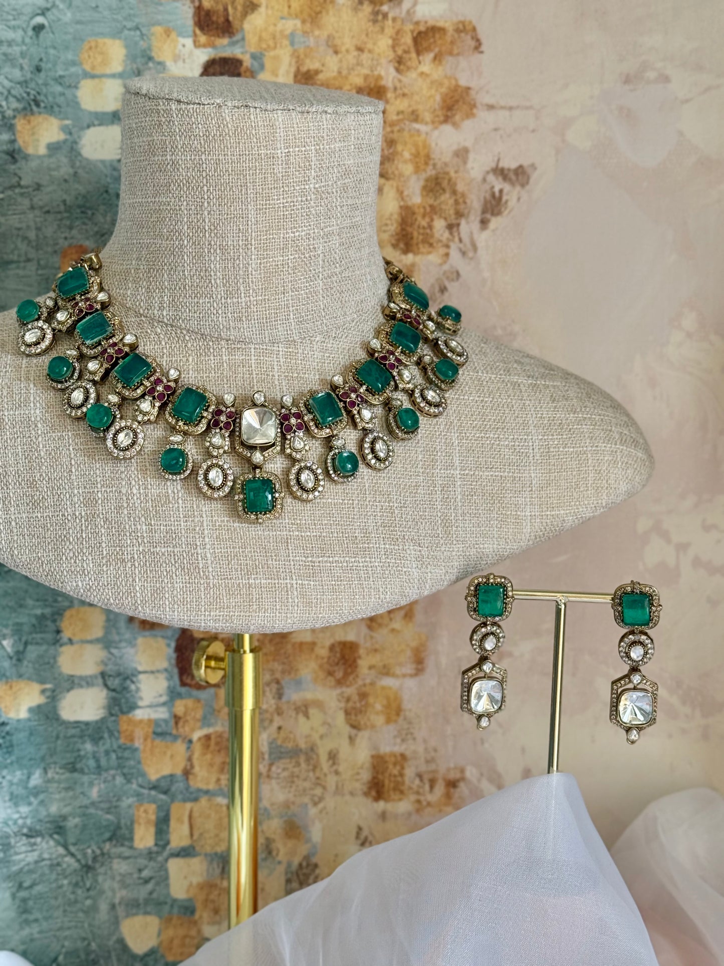 Parwaaz Necklace Set