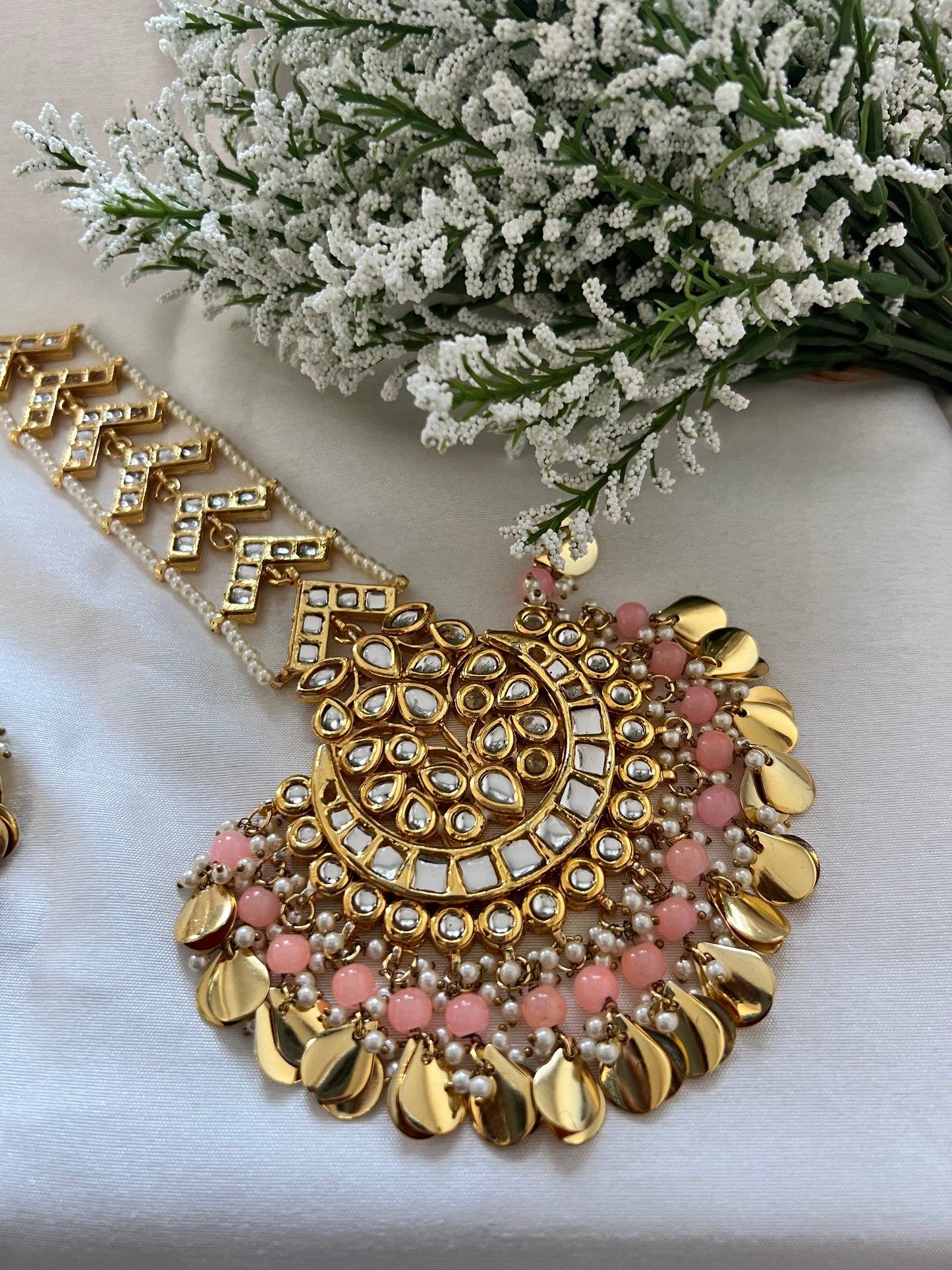 Oversized Kundan Tikka