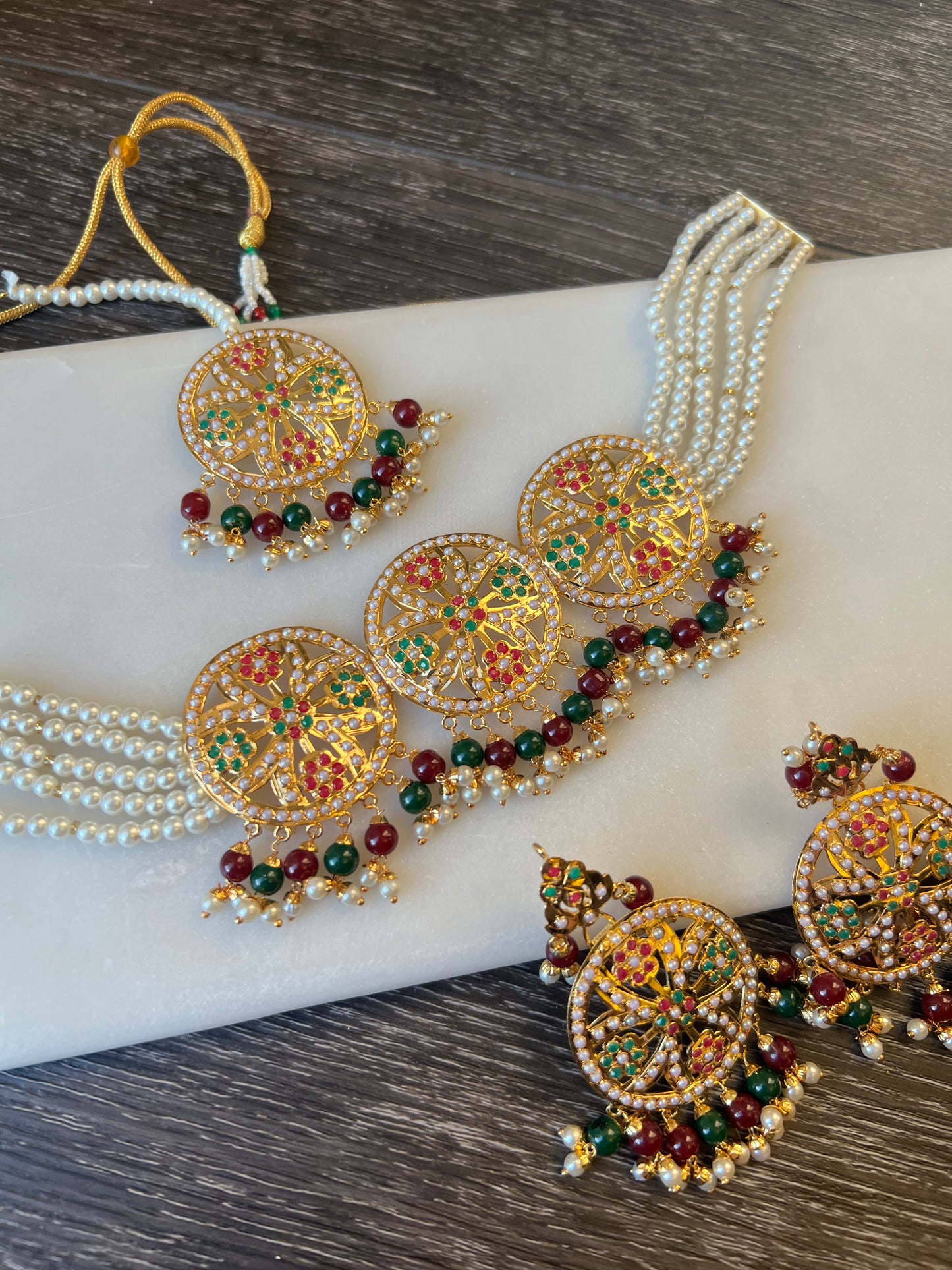 Moni jadau choker with earrings and Tikka