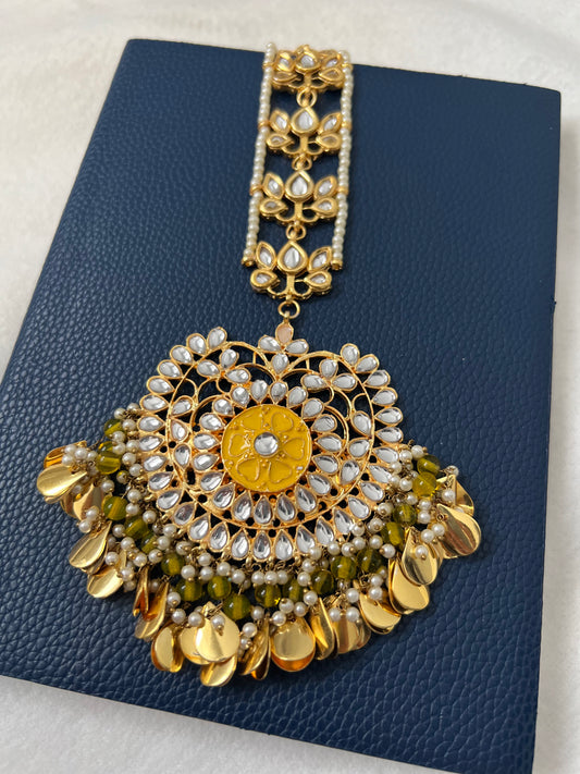 Oversized Kundan Tikka with touch of Meena