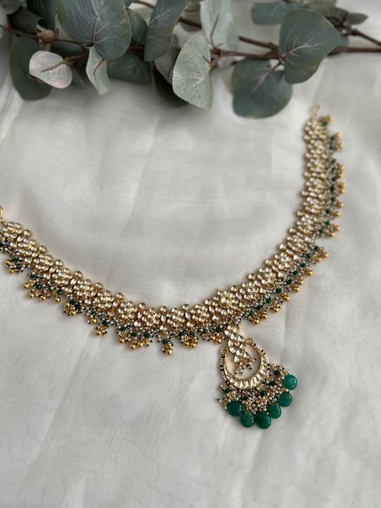 Pachi kundan matha patti