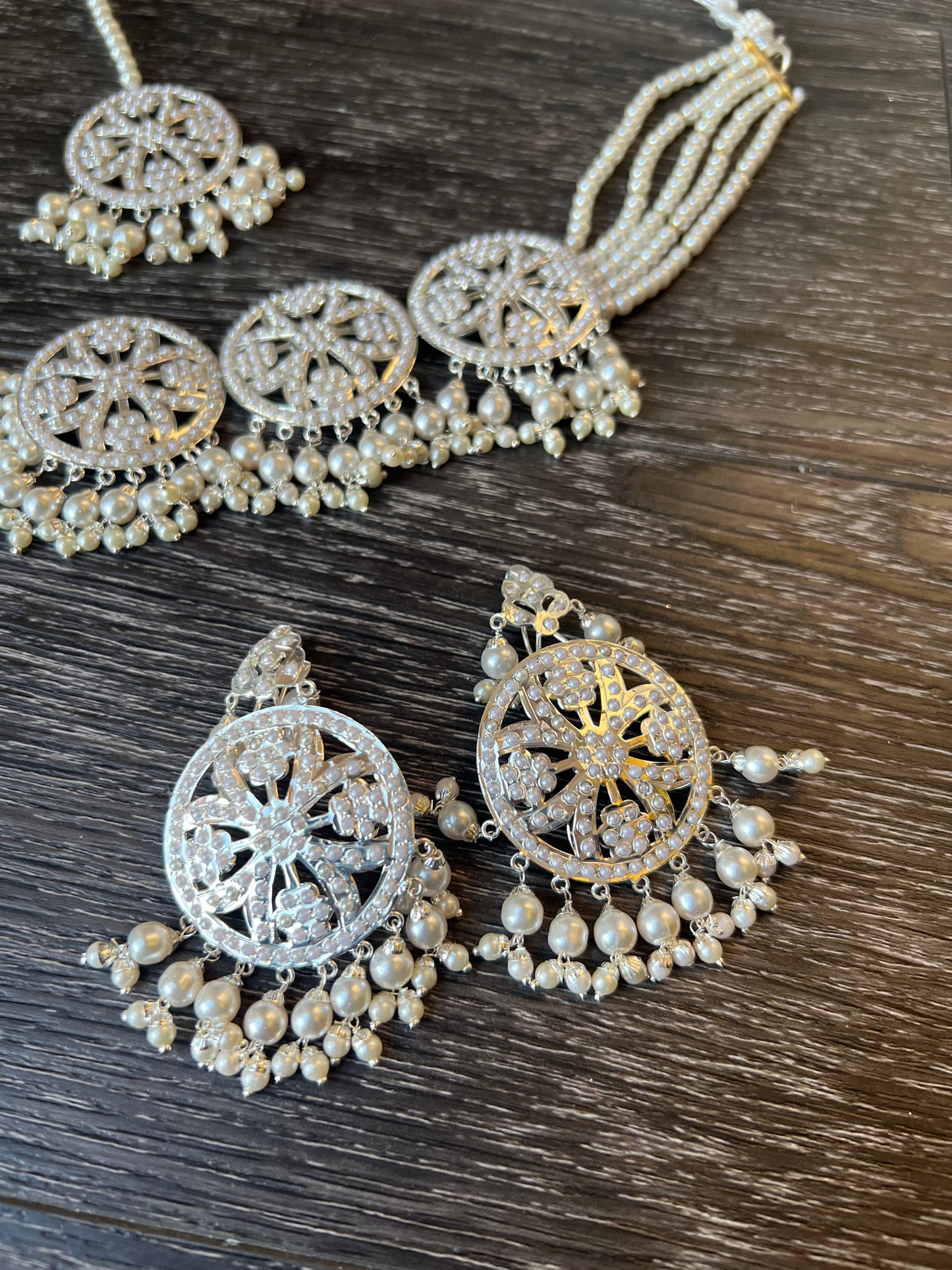 Moni jadau choker with earrings and Tikka