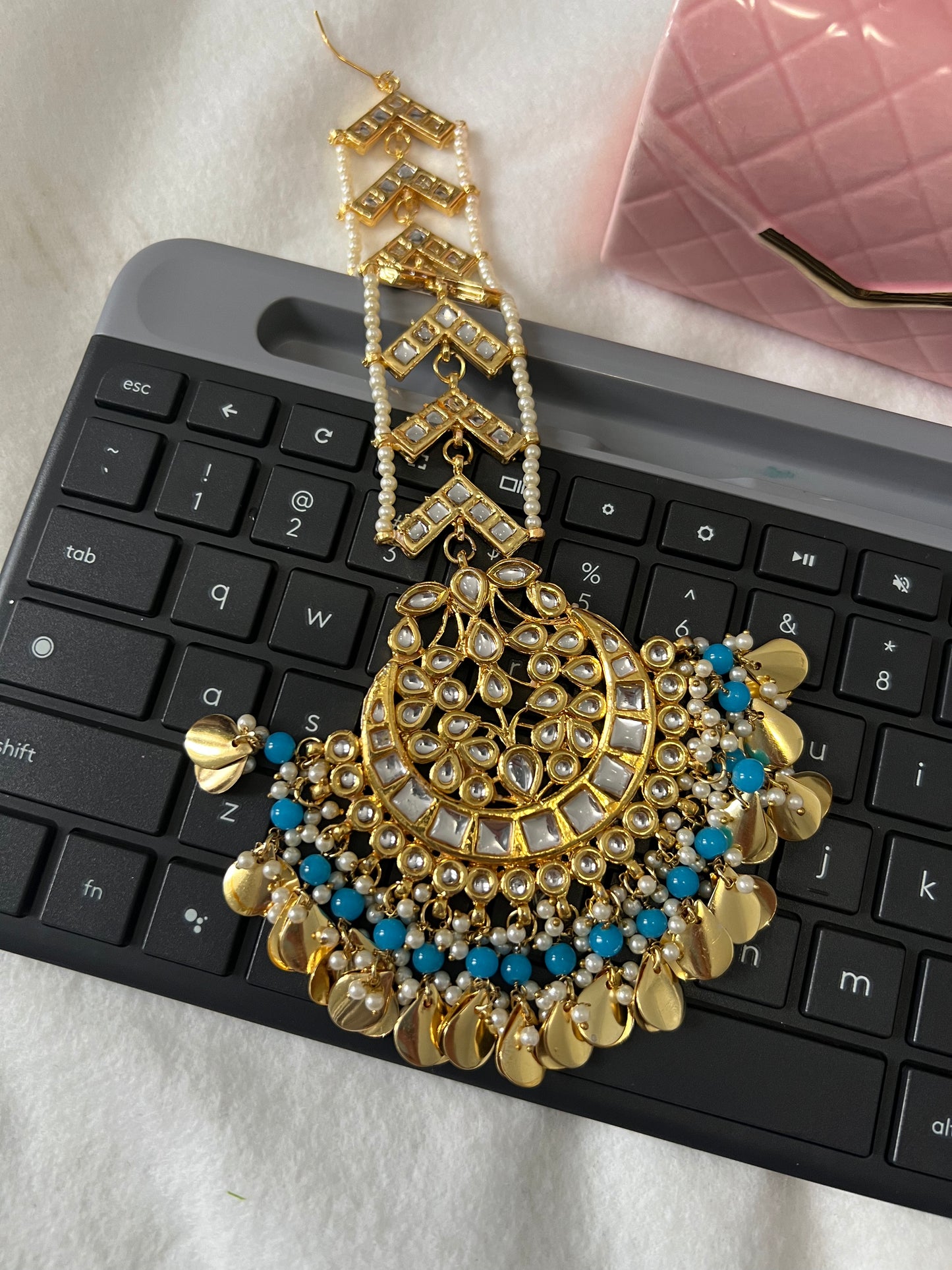 Oversized Kundan Tikka