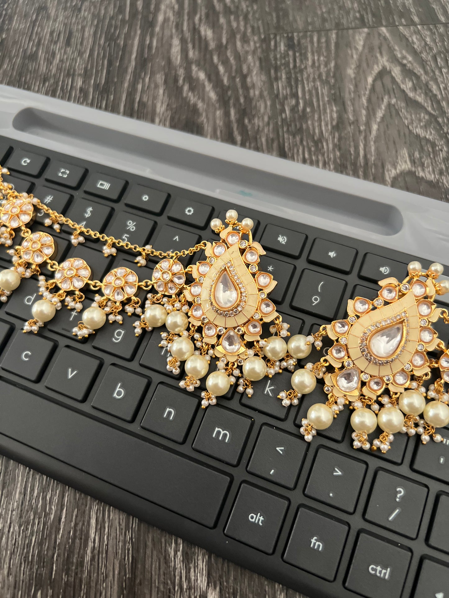 Uncut kundan Earrings bahubali style