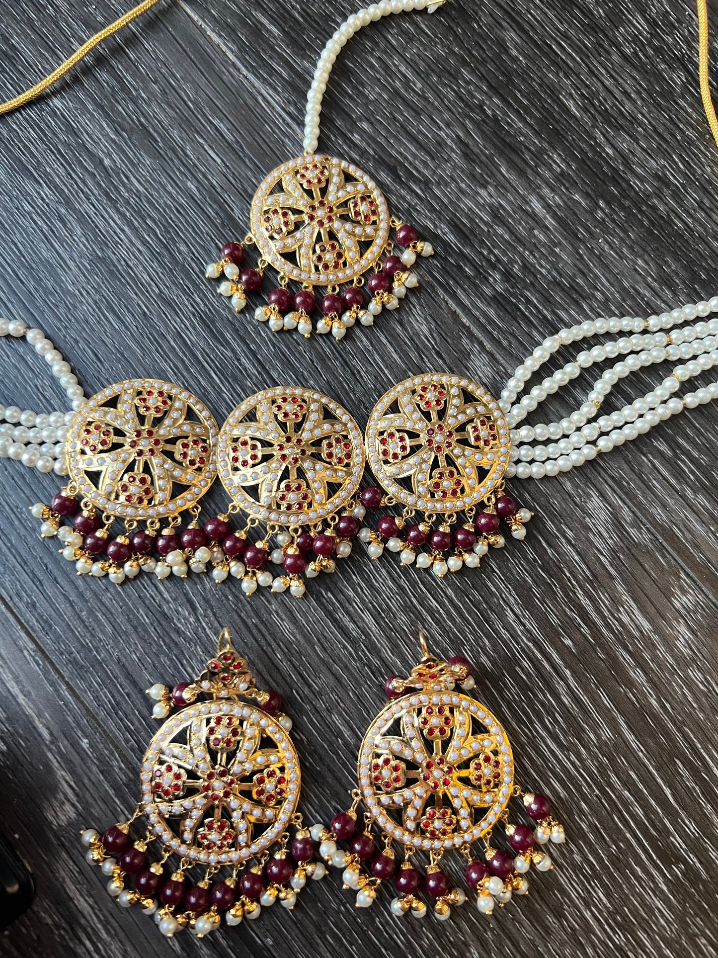 Moni jadau choker with earrings and Tikka