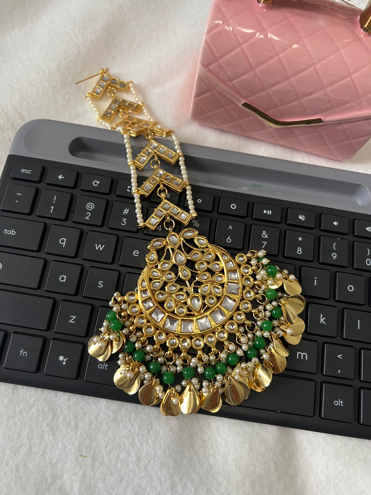 Oversized Kundan Tikka