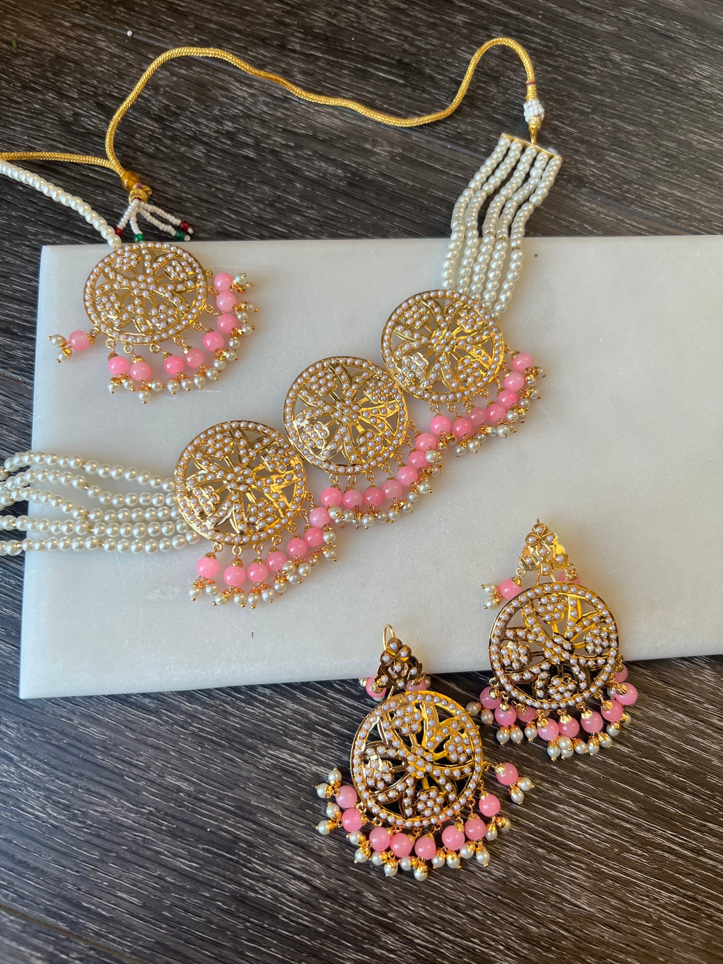 Moni jadau choker with earrings and Tikka