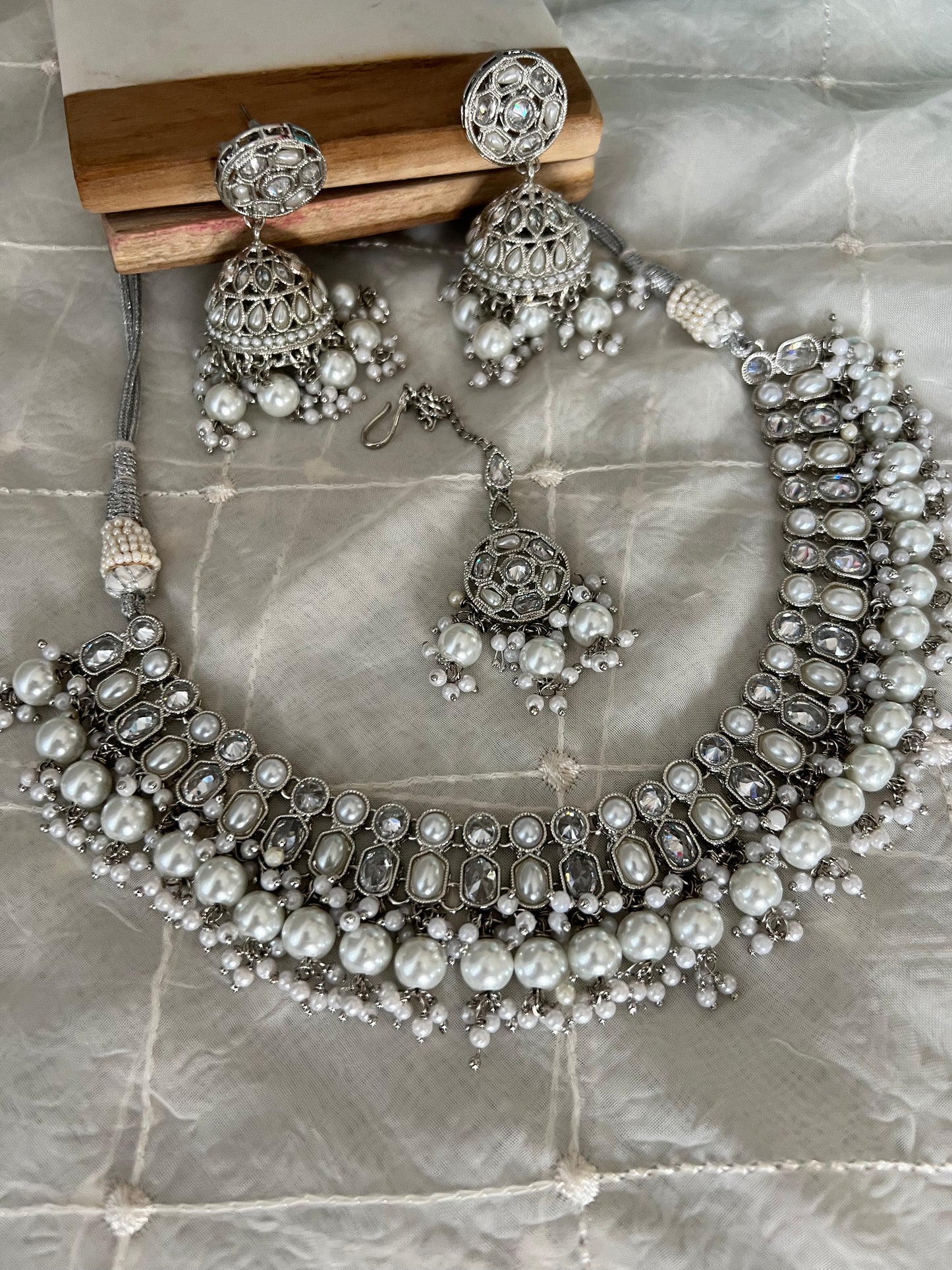 Tripti Necklace Set