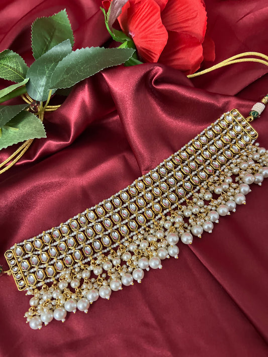 Maya Kundan choker Set
