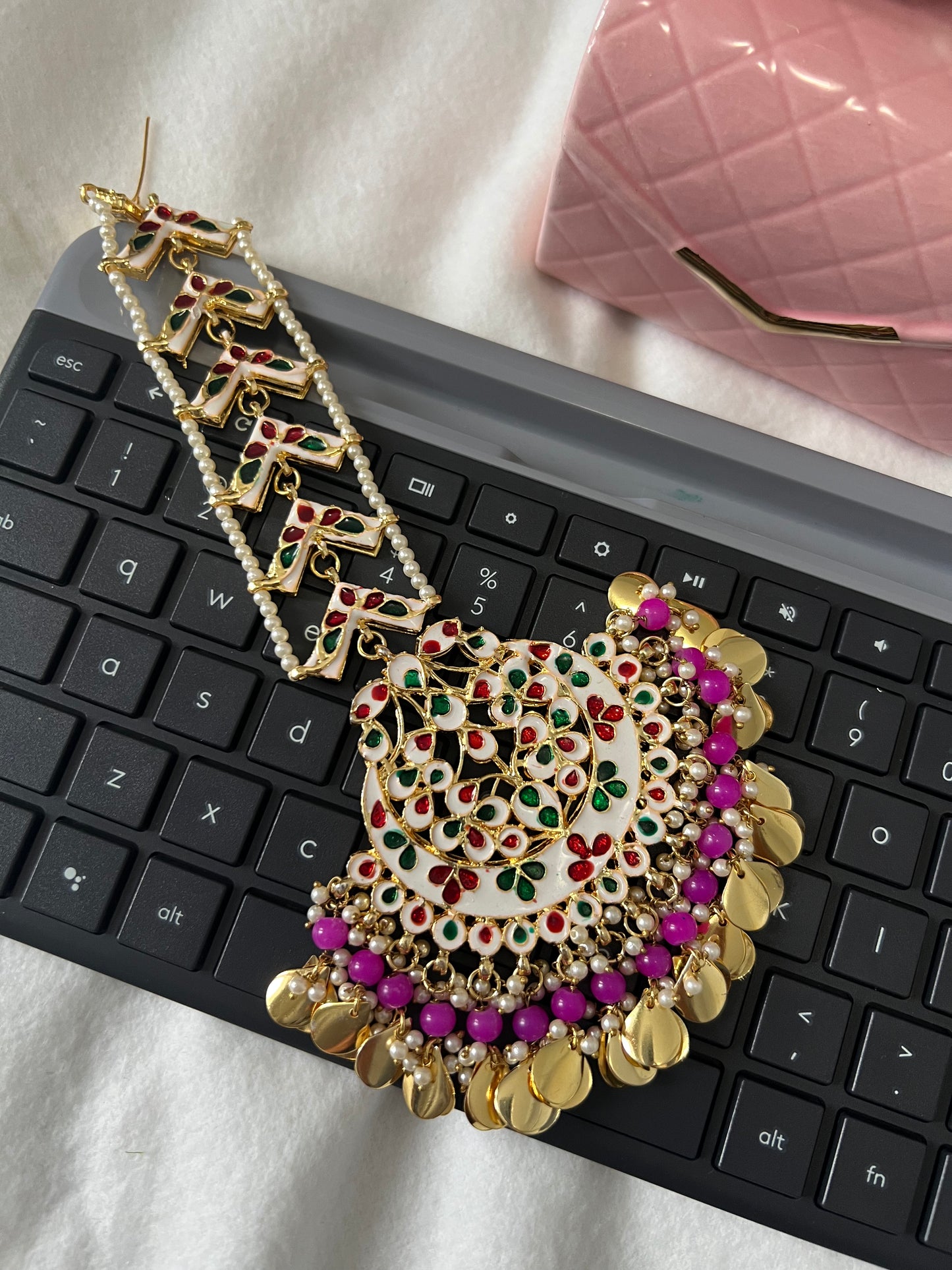 Oversized Kundan Tikka