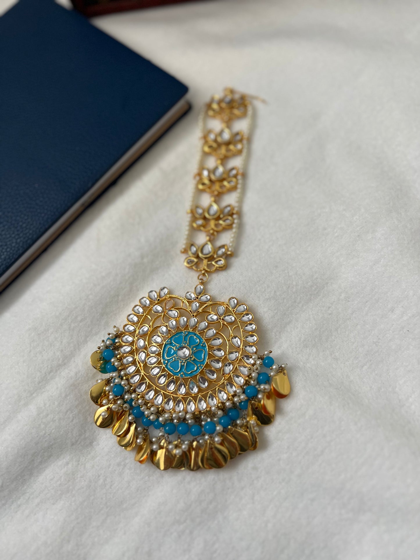 Oversized Kundan Tikka with touch of Meena