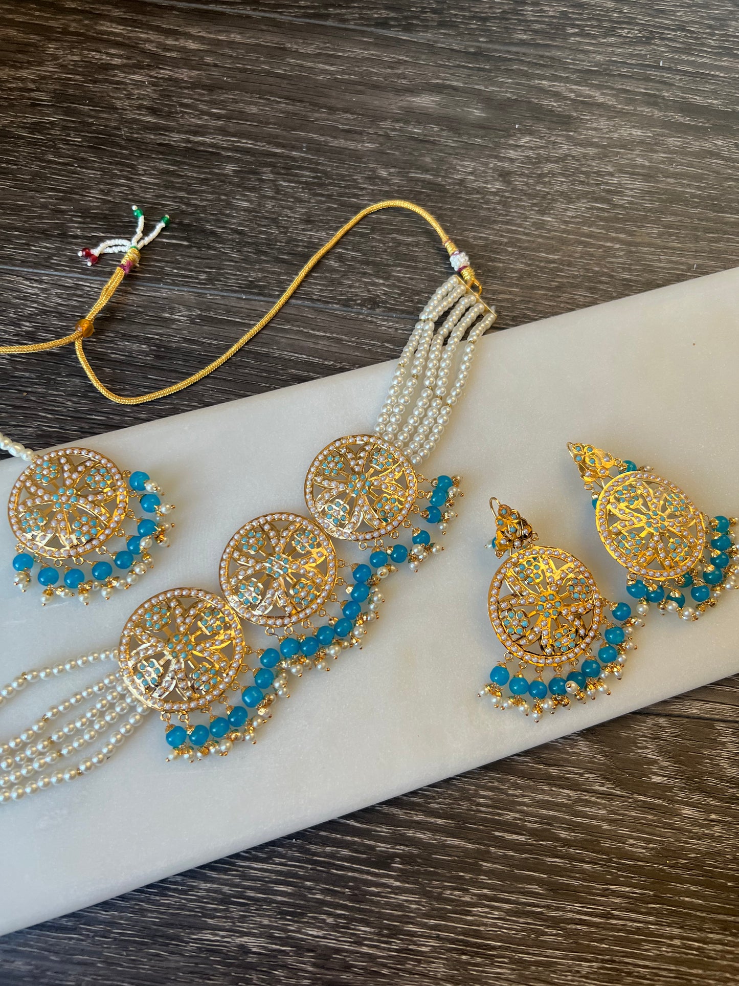 Moni jadau choker with earrings and Tikka